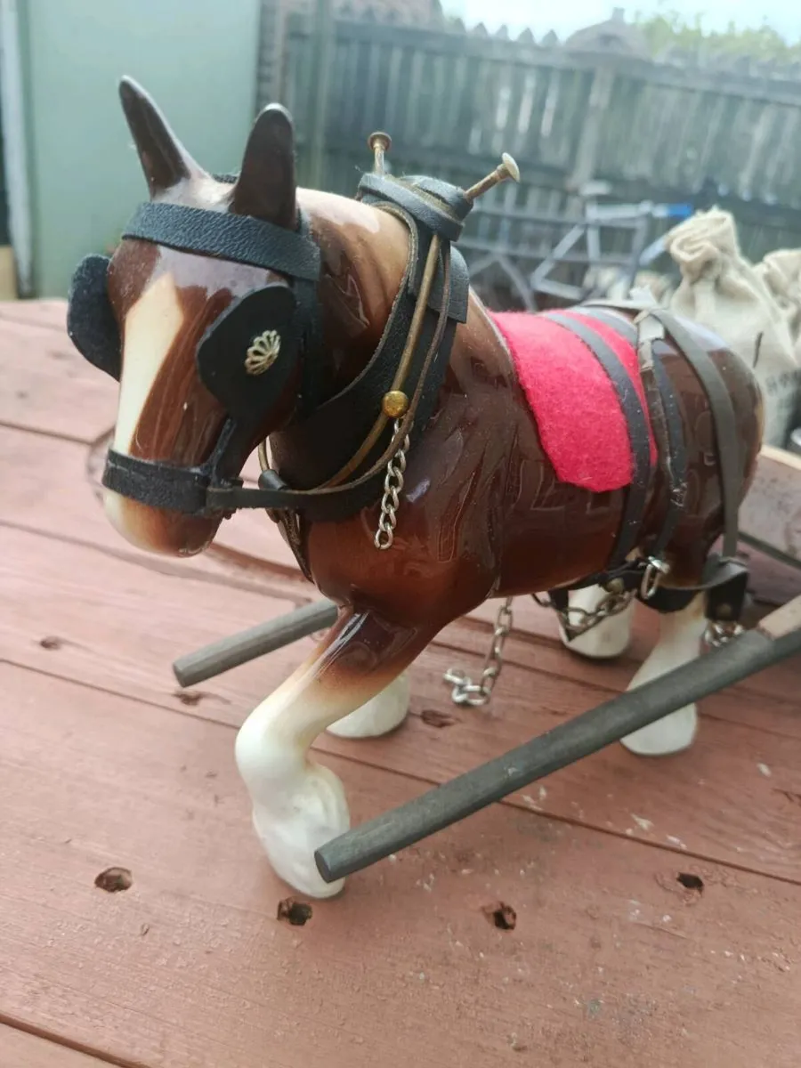Gypsy/Traveller porcelain horse and cart CHEAP - Image 2