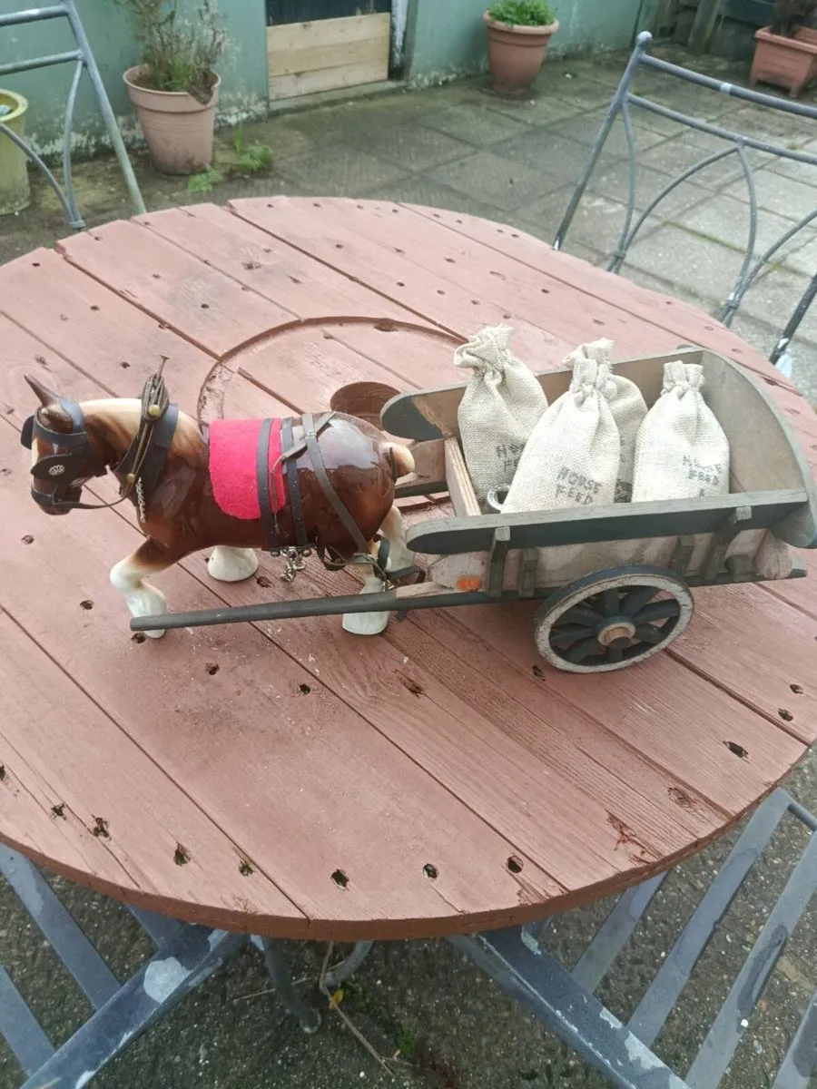 Gypsy/Traveller porcelain horse and cart CHEAP - Image 1