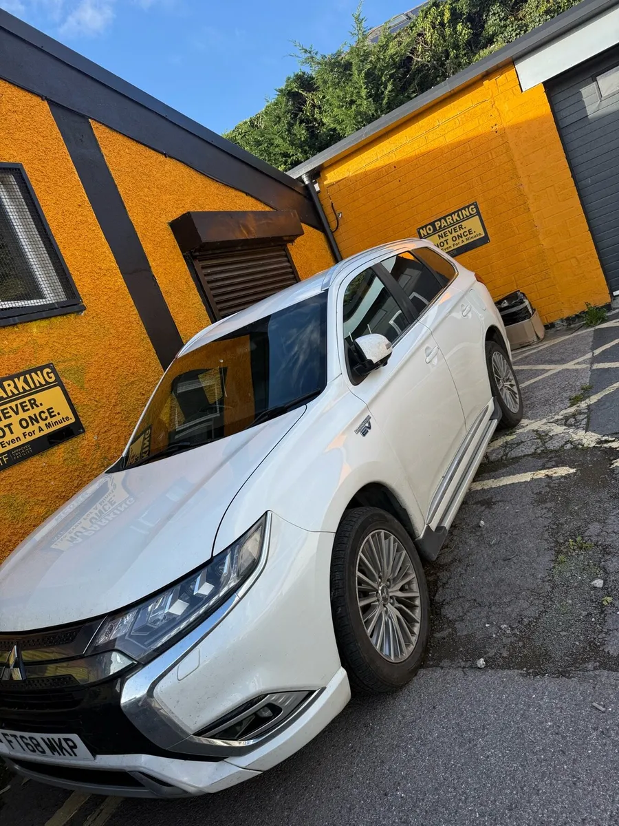 Mitsubishi Outlander 2019 - Image 1