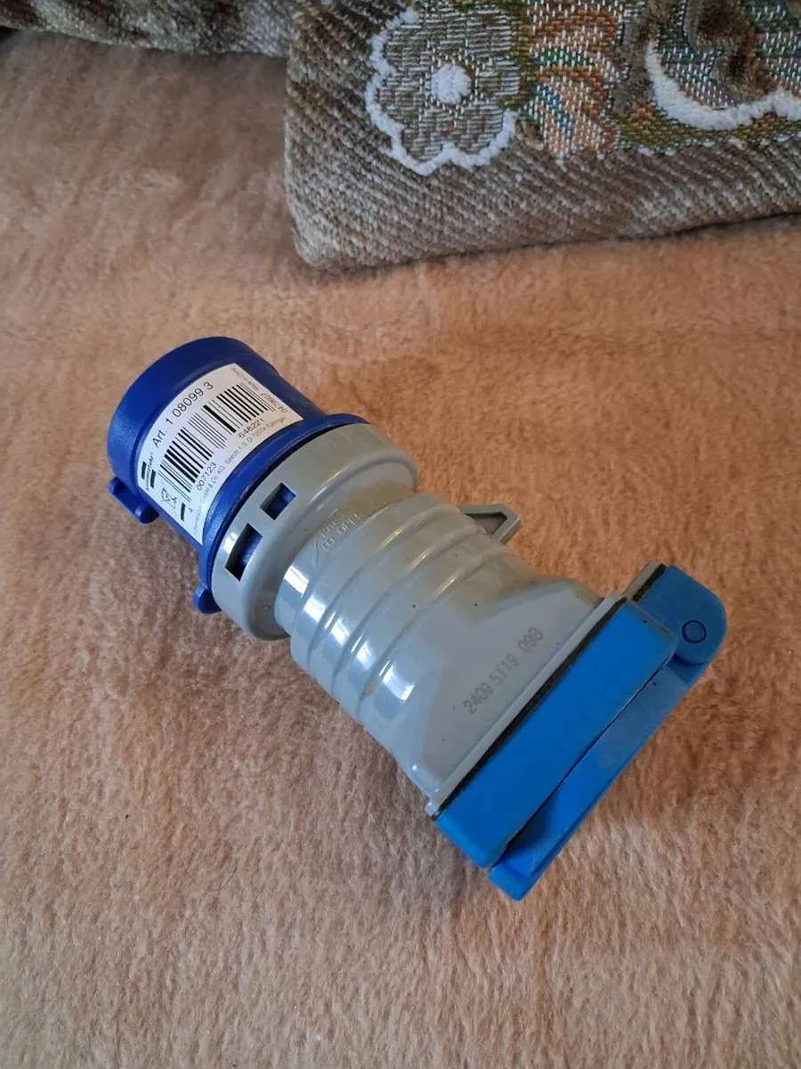 Fly lead plus adapter - Image 2
