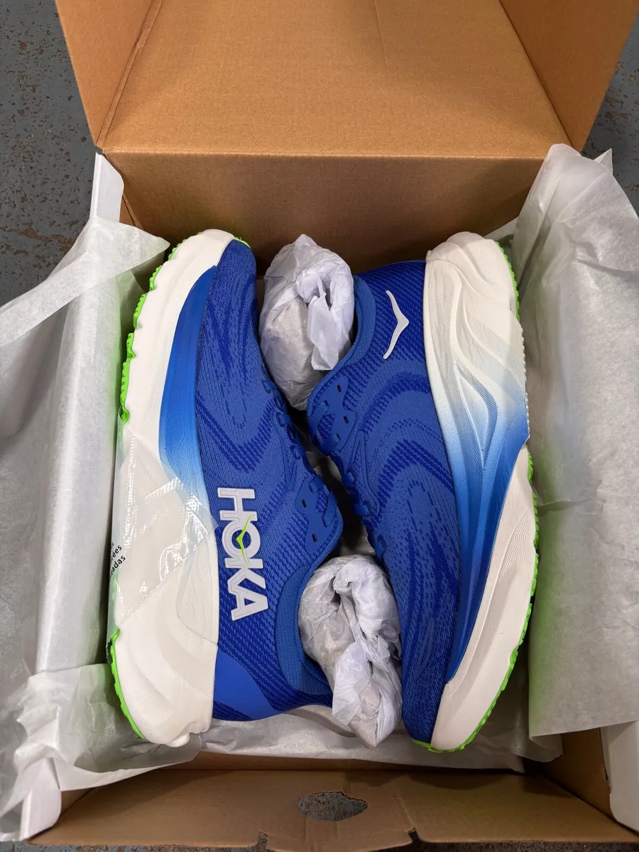 Hoka Arahi 8 Runners - Image 1