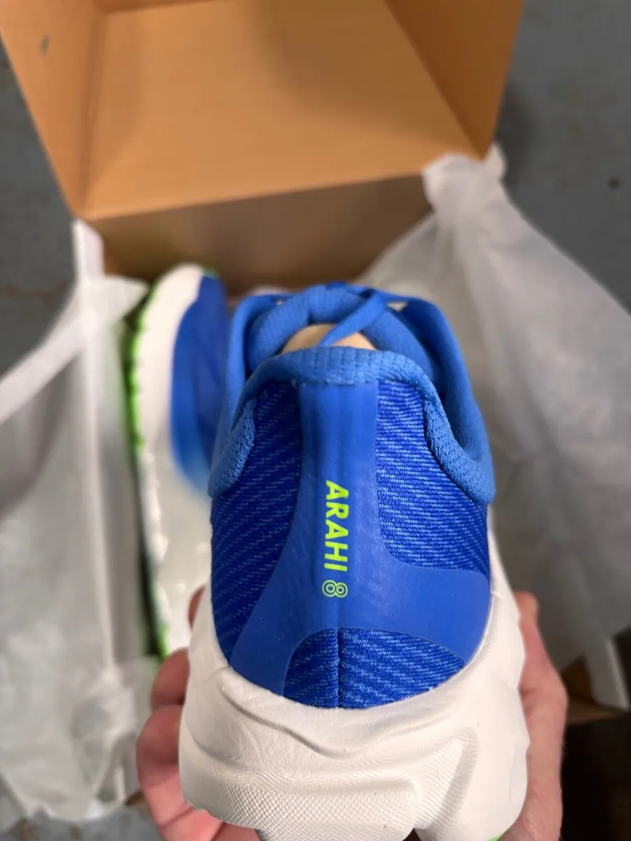Hoka Arahi 8 Runners - Image 3