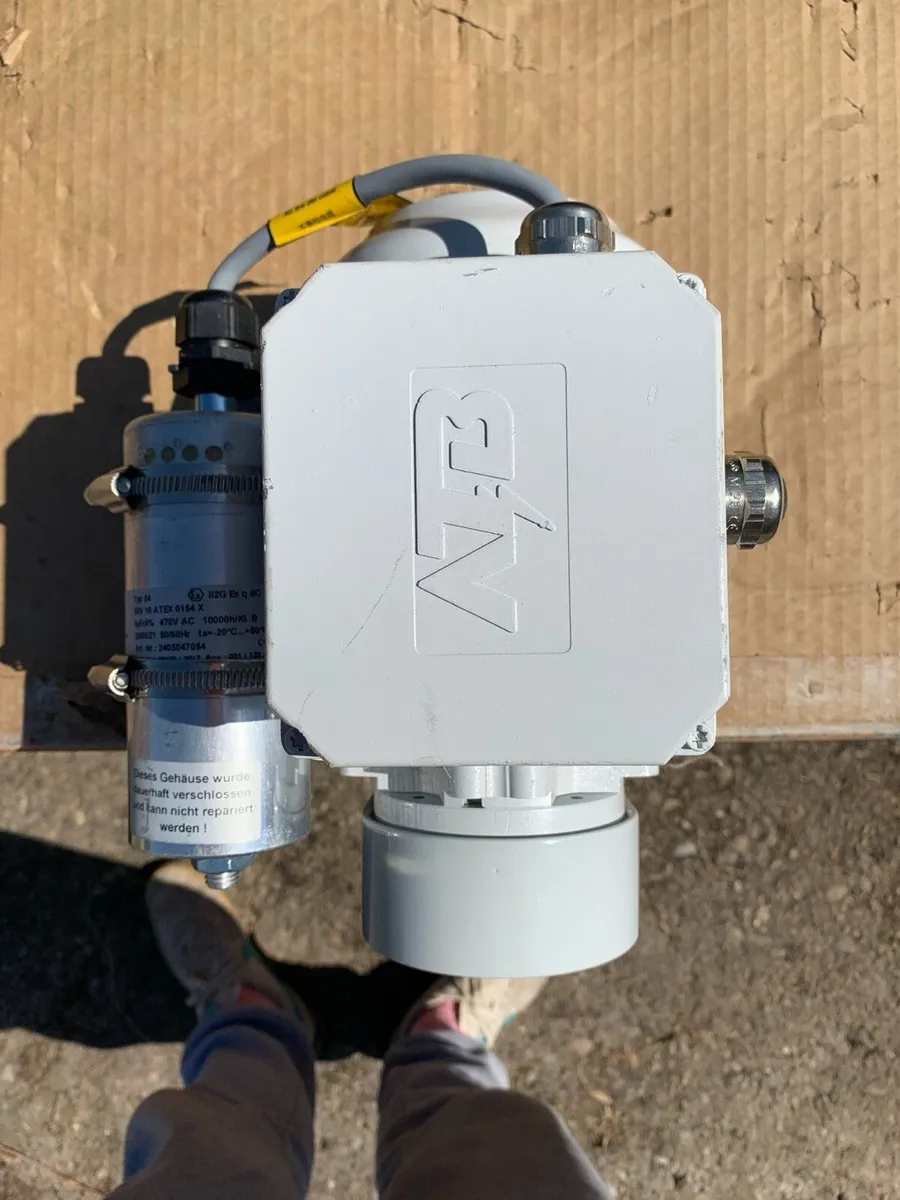 SIKO / Kübler Electric Positioning Actuator Motor - Image 2