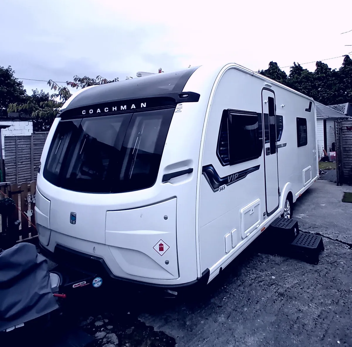 Luxury 2021 coachman VIP 565 fixed single beds - Image 1