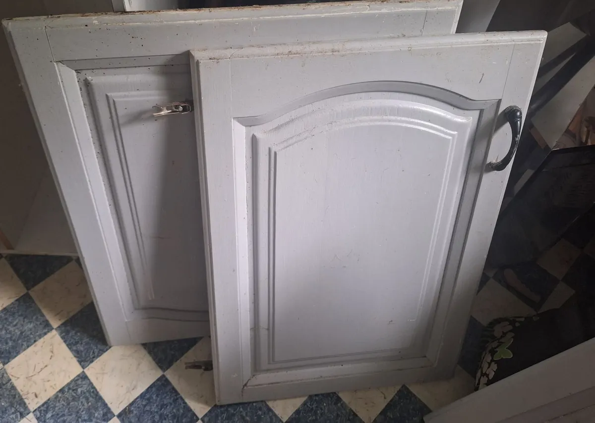 Free Kitchen Units - Image 1