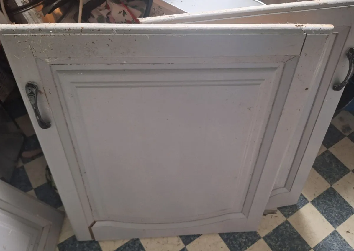 Free Kitchen Units - Image 2