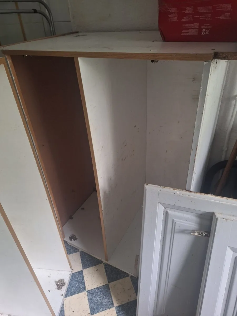 Free Kitchen Units - Image 3