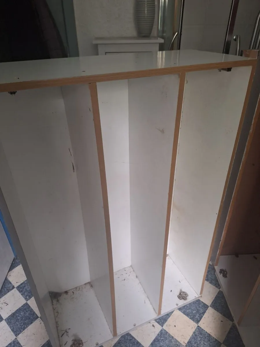 Free Kitchen Units - Image 4
