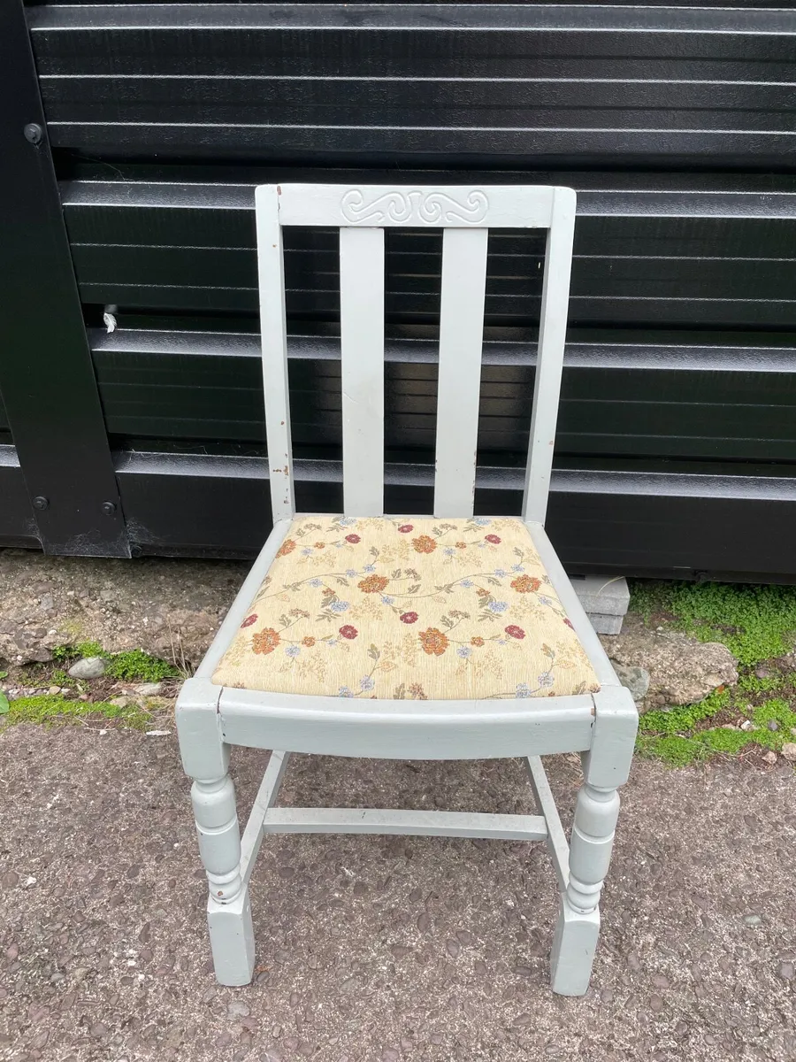 Wooden chair - Image 2
