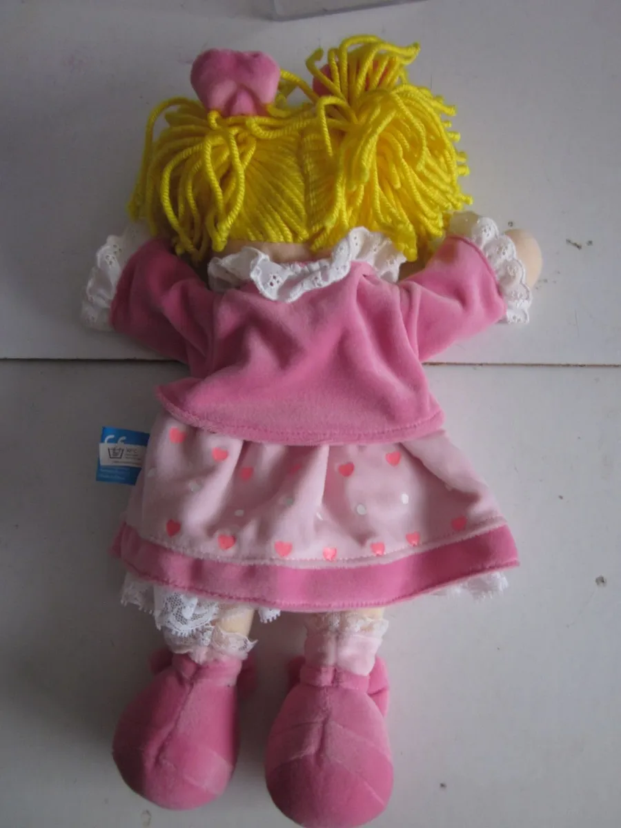Fiesta Crafts  Tellatale Girl Hand Puppet - Image 4