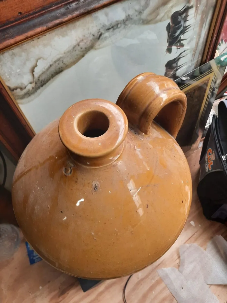 Antique stoneware croc - Image 2