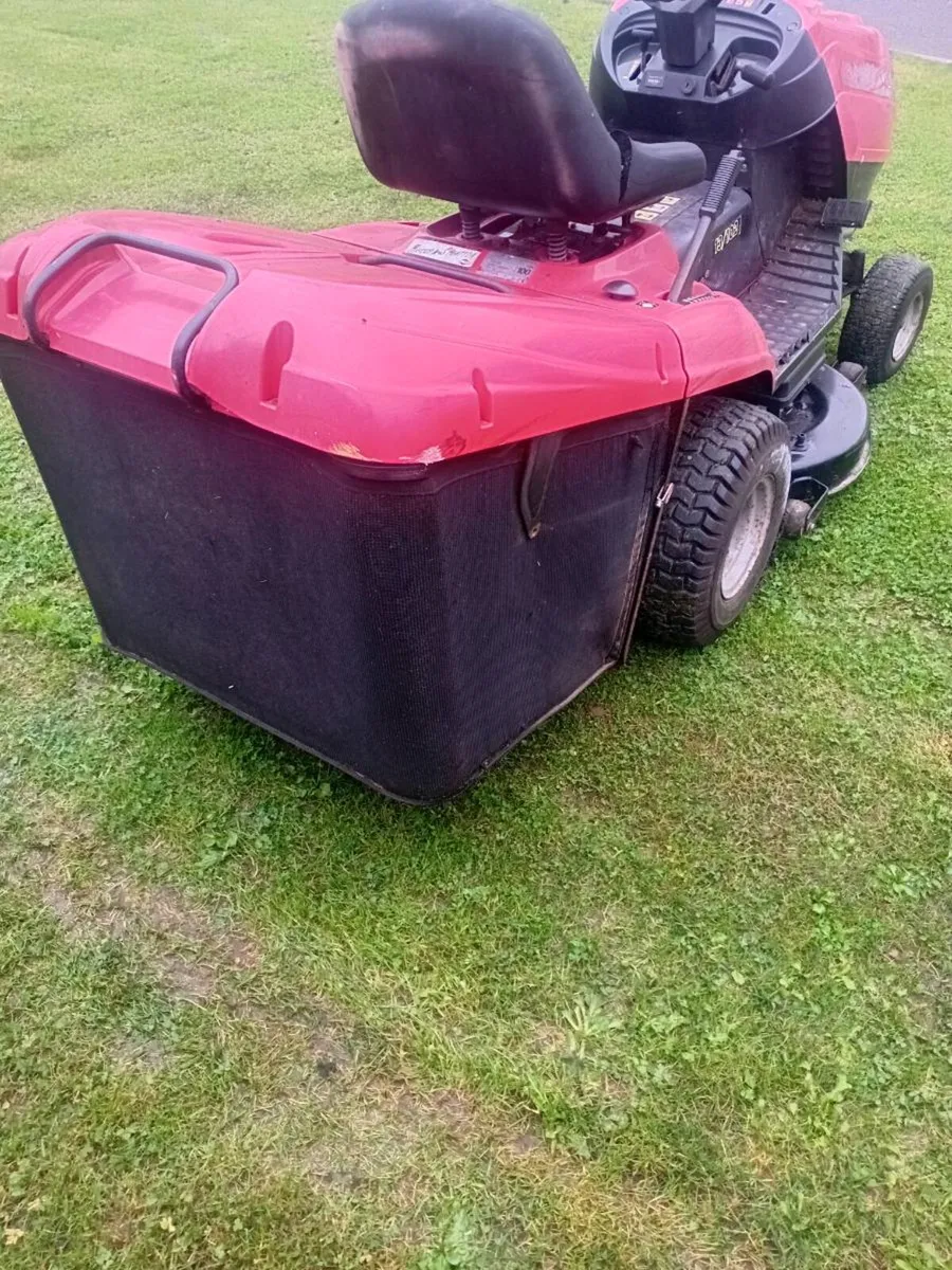 Ride on lawnmower - Image 3