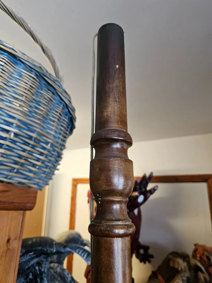 Vintage Antique Free Standing Lamp - Image 4