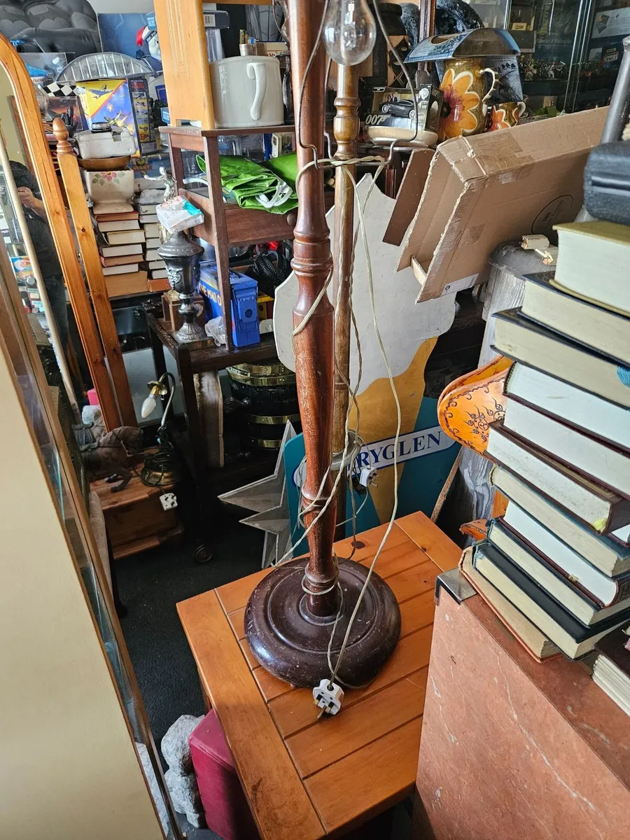 Vintage Antique Free Standing Lamp - Image 1