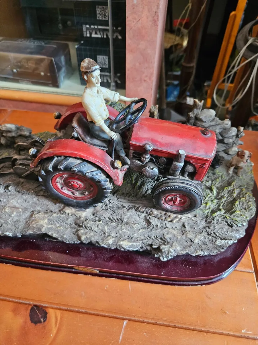 Leonardo Collection Farm Tractor Diorama - Image 2