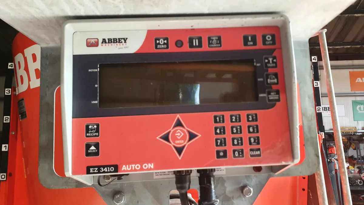 Abbey Vf 1500 Twin Door Tub Feeder - Image 4