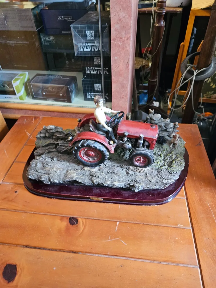Leonardo Collection Farm Tractor Diorama - Image 1
