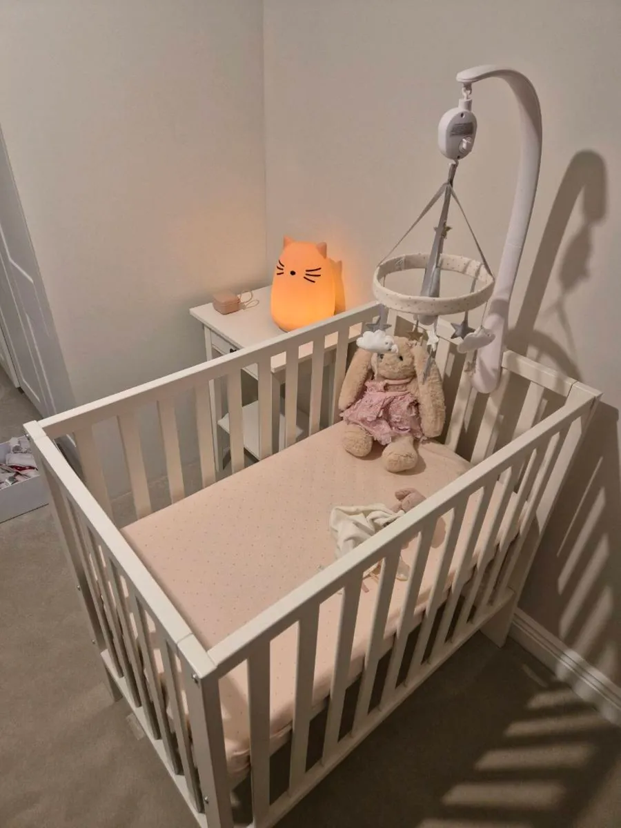 Cot bed - Image 3