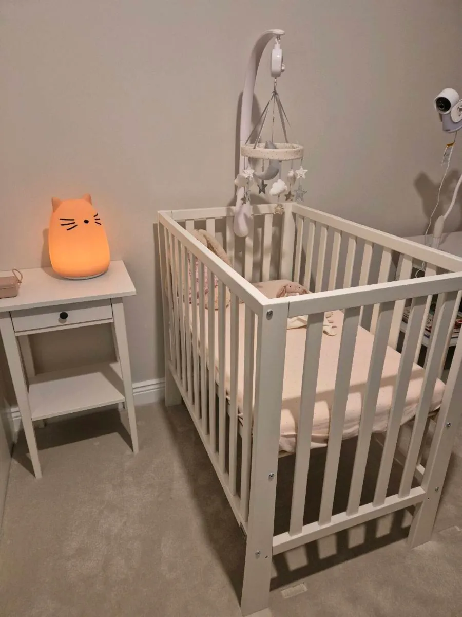 Cot bed - Image 2