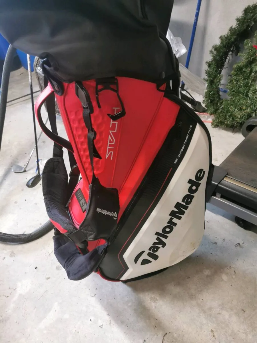 Taylormade tour carry bag - Image 1