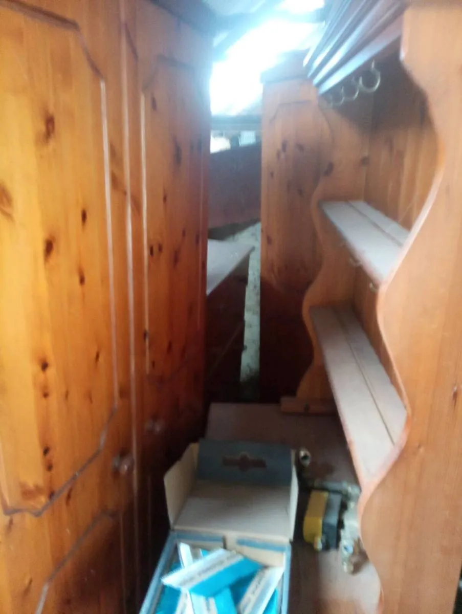 Door and windows and house contents - Image 2