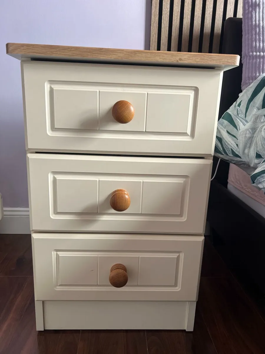 Bedroom furniture - wardrobe, nightstand, drawers - Image 3