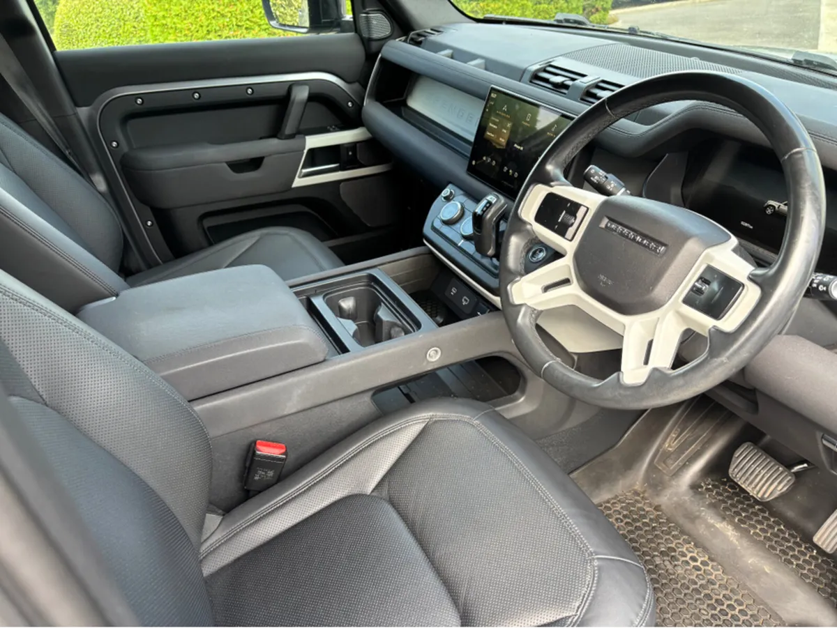 Land Rover Defender 110 3.0 D HAR HARD TOP SE - Image 4