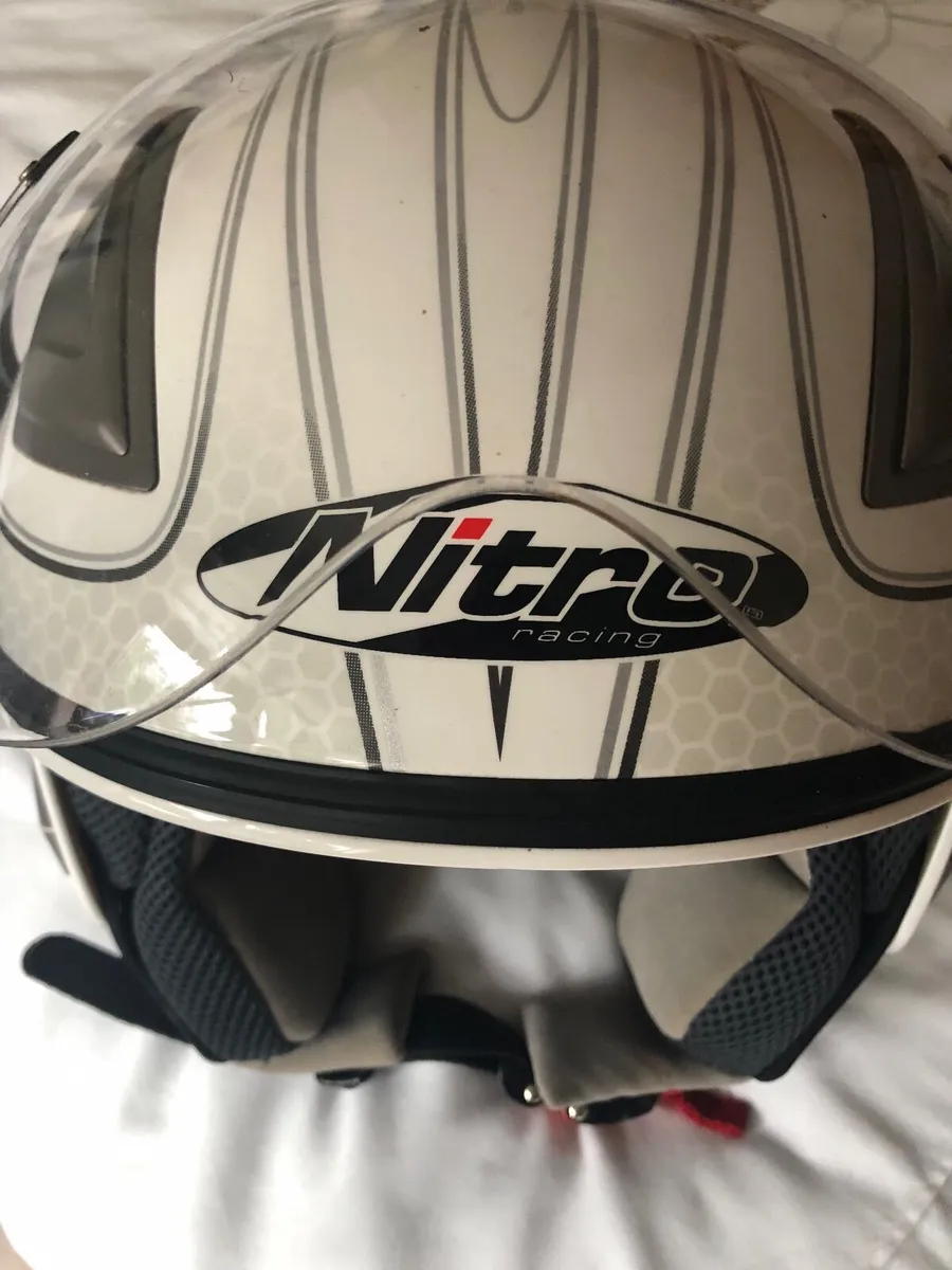 Motorcycle Helmet - Image 3