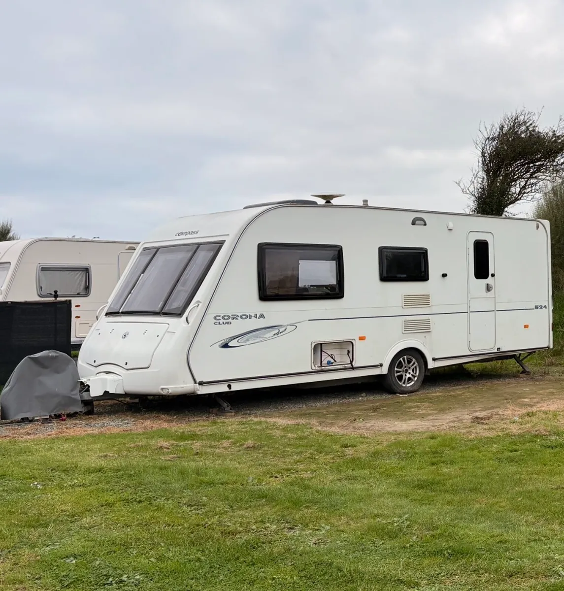 Compass Corona 524 - 4 berth with bunks - Image 1
