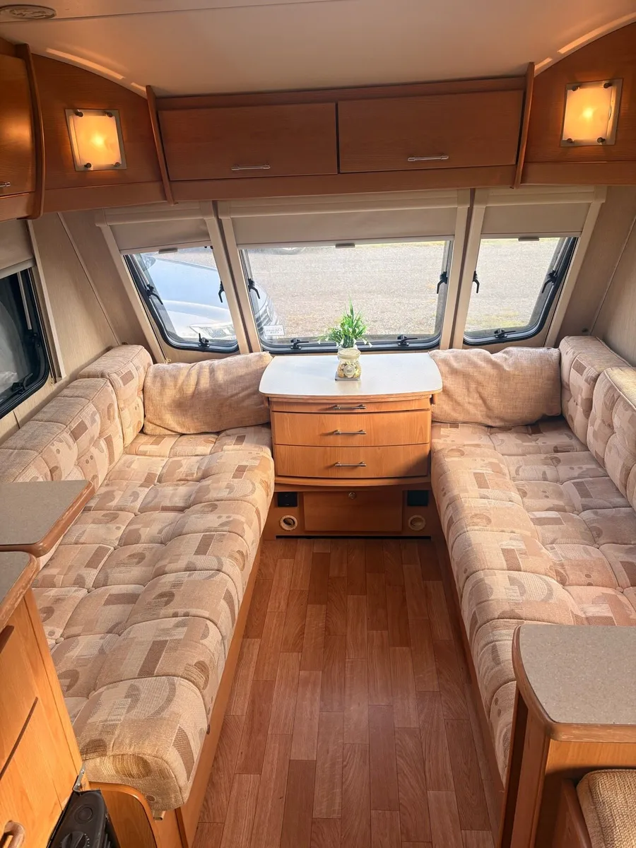 Compass Corona 524 - 4 berth with bunks - Image 3