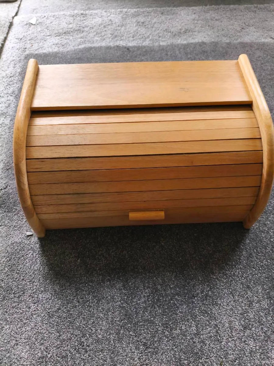Beautiful new bread bin , unwanted gift 15 Euro - Image 1