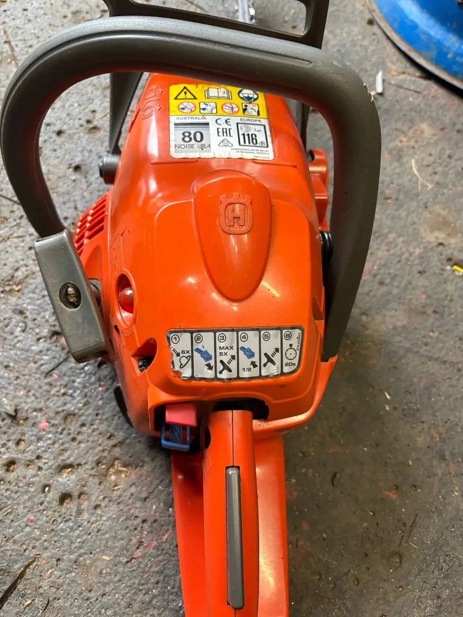 Husqvarna chainsaw 120 MARK11 working perfect - Image 4