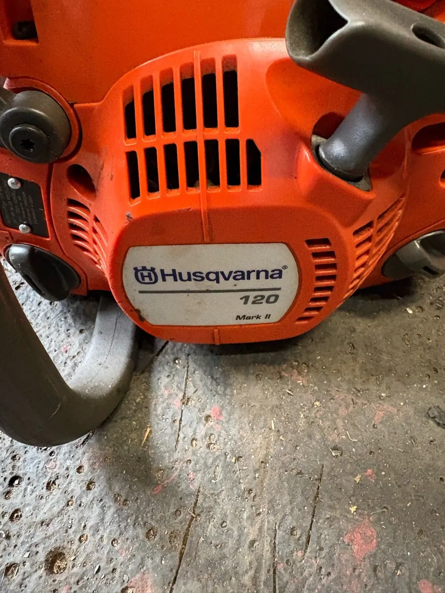 Husqvarna chainsaw 120 MARK11 working perfect - Image 3