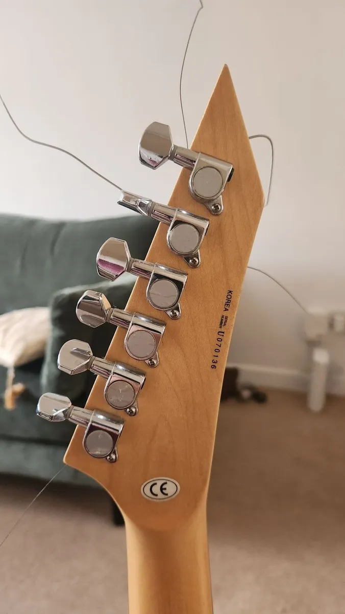 Guitar - Image 4