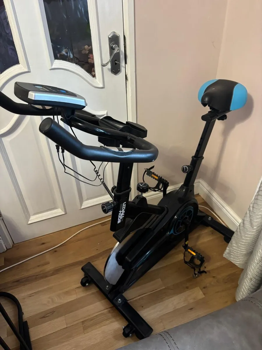 Exercise bike - Image 1