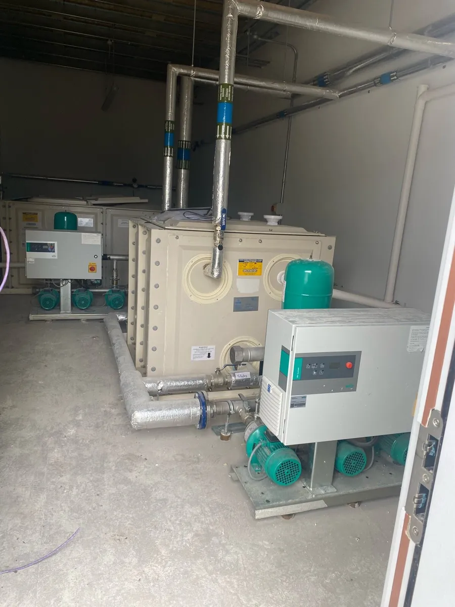 Engine room - Image 1