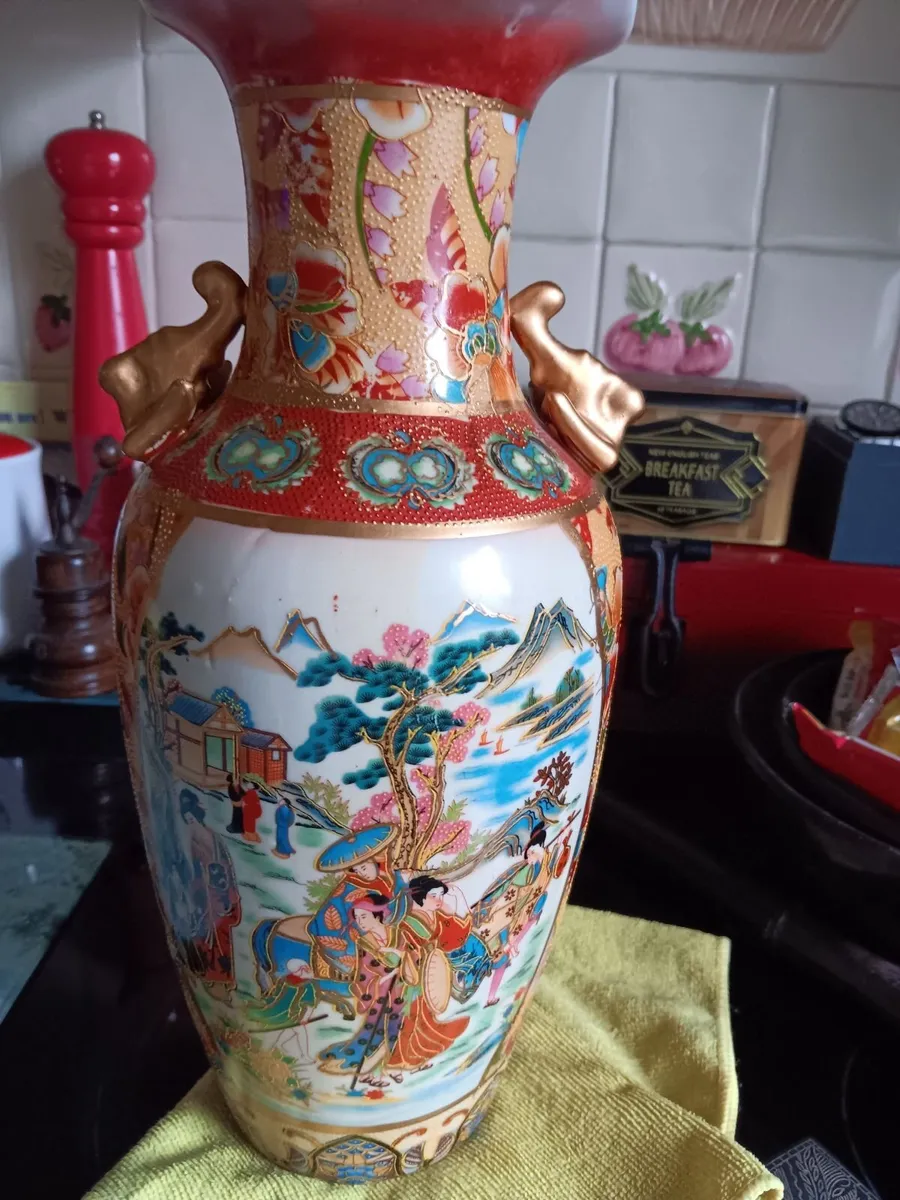 Vintage style vase - Image 1