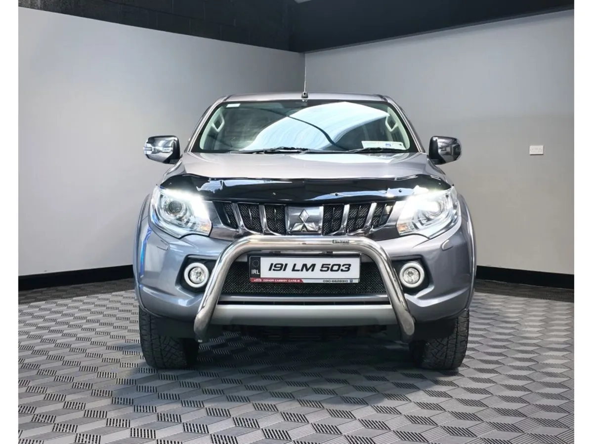 Mitsubishi L200 DID Barbarian AUTOMATIC D/C 4WD 17 - Image 2