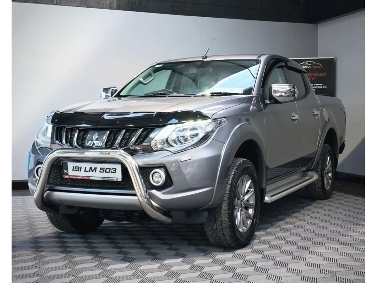 Mitsubishi L200 DID Barbarian AUTOMATIC D/C 4WD 17 - Image 4
