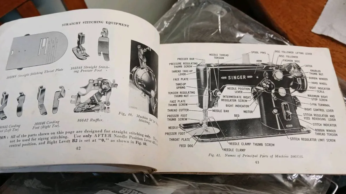 1950s Singer Sewing Machine - Image 3