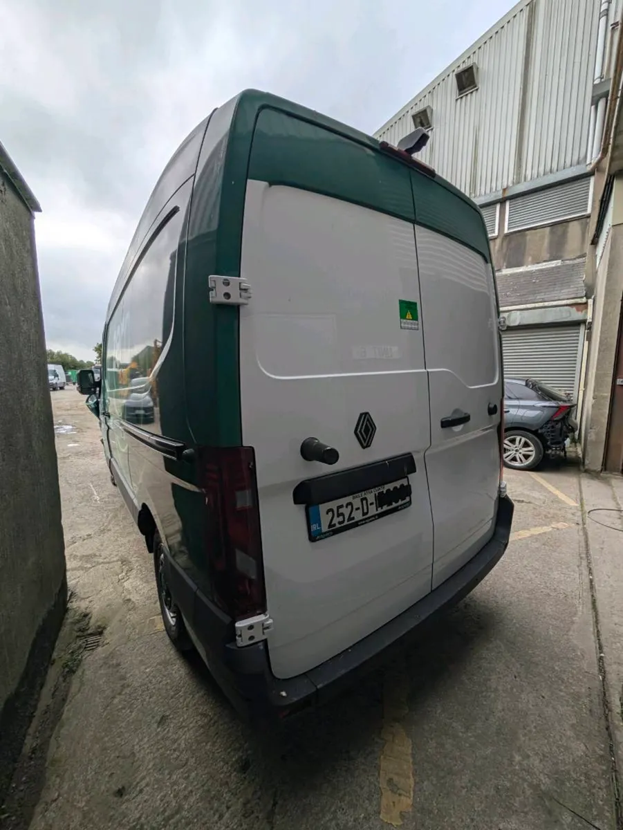Renault Master 2025 breaking electric interstar - Image 2