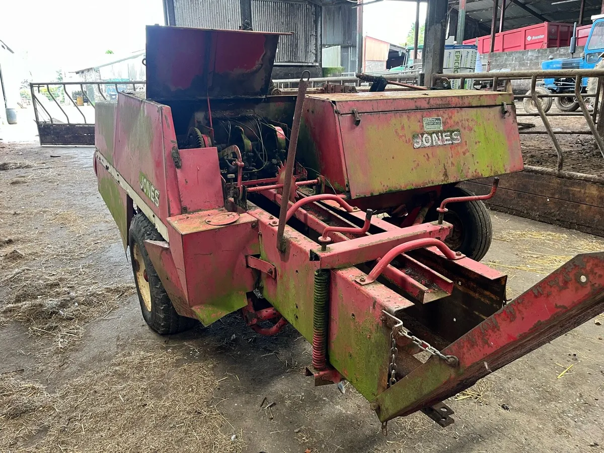 Jones Square baler - Image 2
