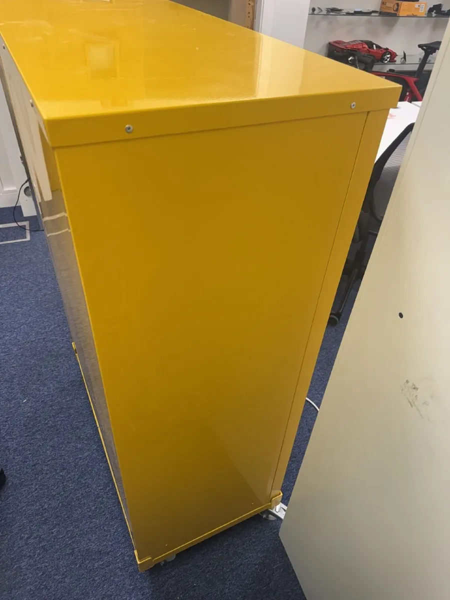 Flammable (Hazardous) Liquid Storage Cabinet COSHH - Image 3