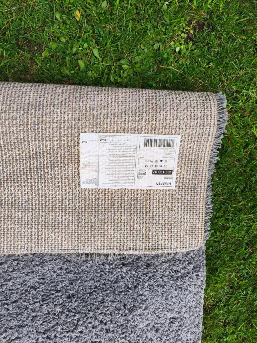Lovely gray rug 20 euro spotless - Image 3