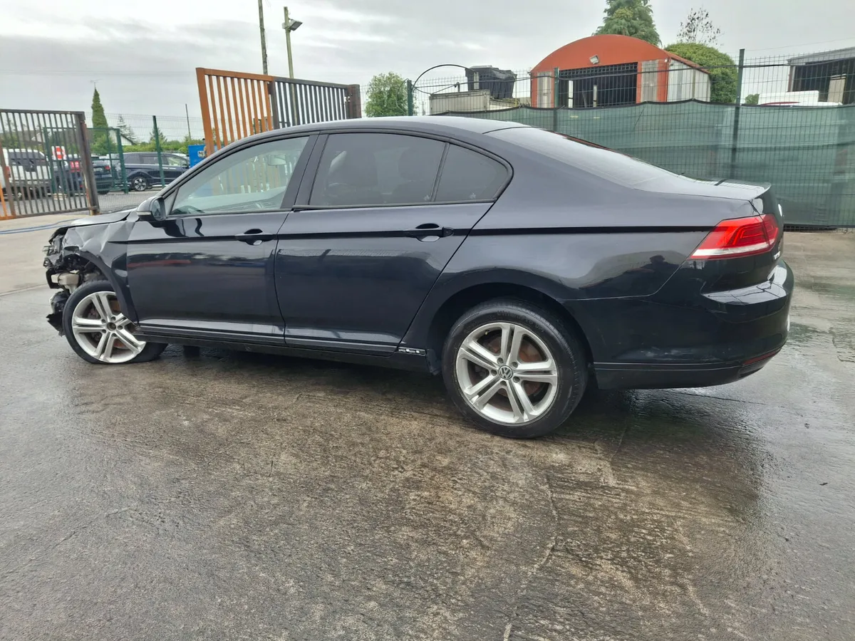 152 Volkswagen Passat  1.6 Tdi - Image 4
