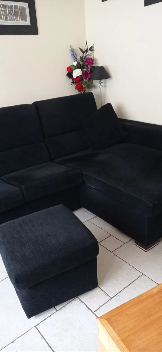 Black Fabric L Sofa and Armchair c/w 3 footstools - Image 3