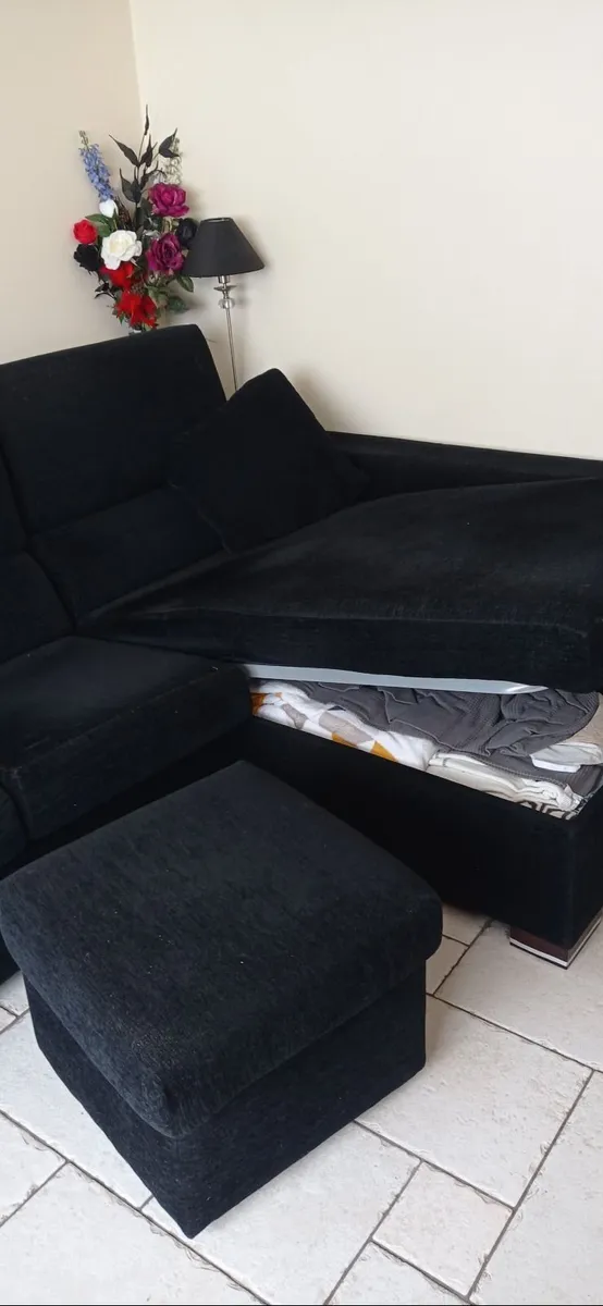 Black Fabric L Sofa and Armchair c/w 3 footstools - Image 4