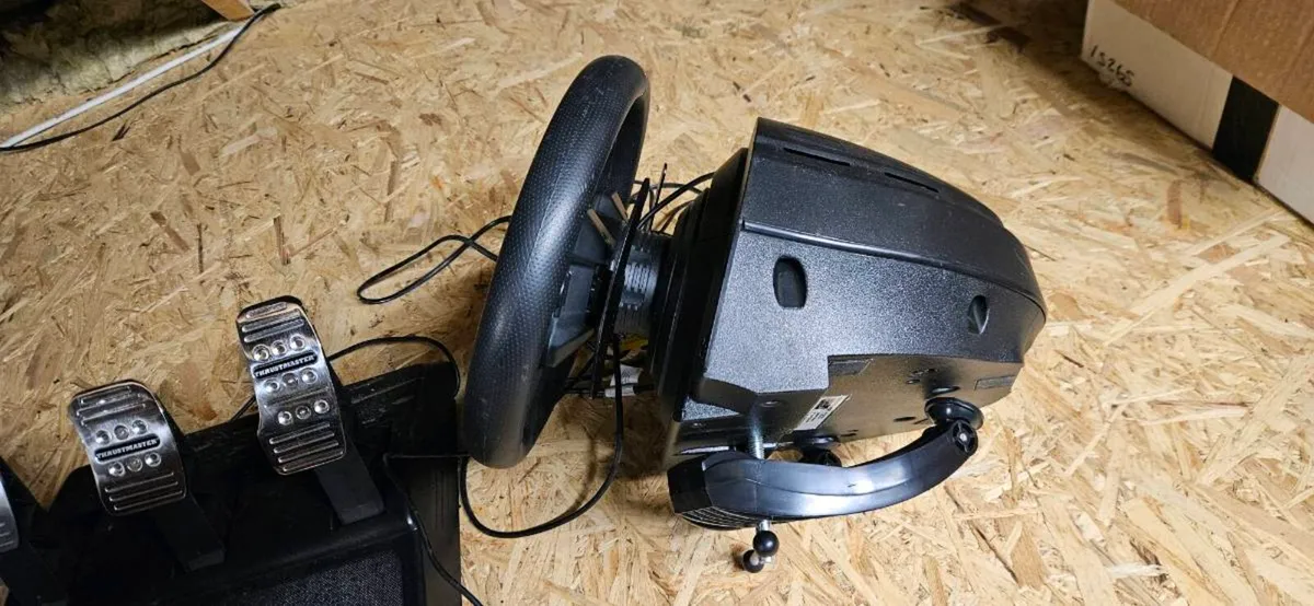 Thrustmaster T300 Ferrari Racing Wheel & 3 Pedals - Image 2