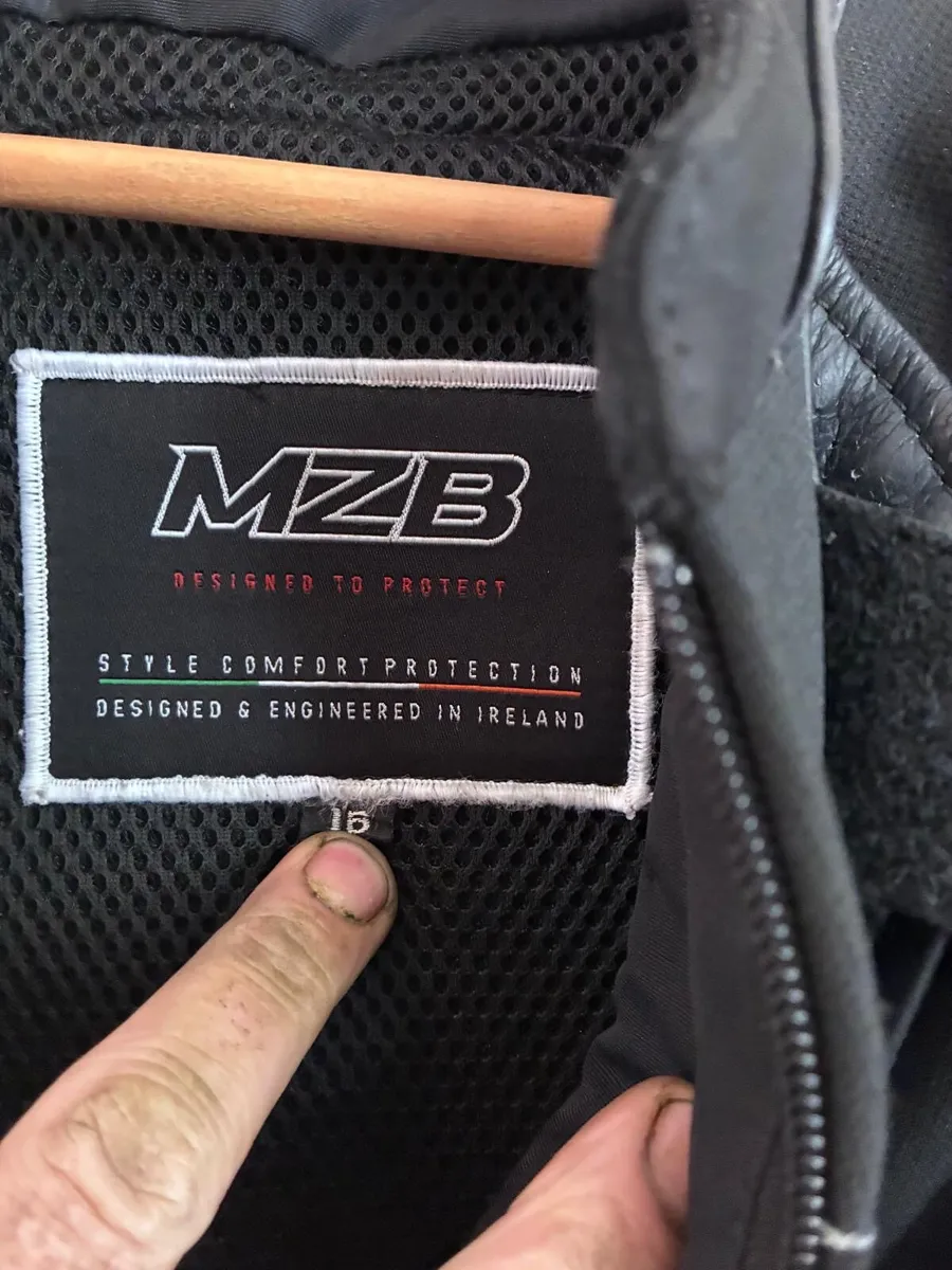 MZB size 16 1 piece leather suit - Image 3