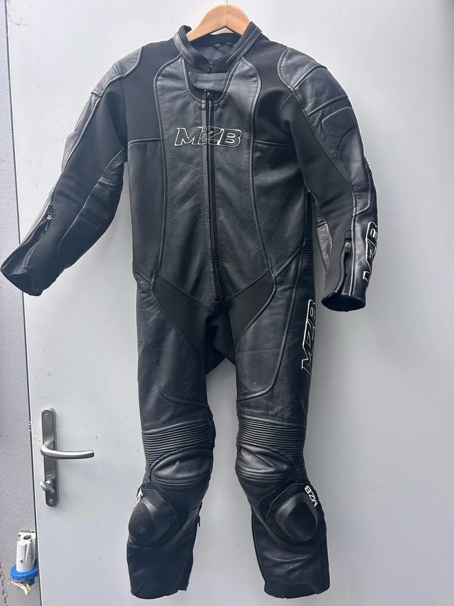 MZB size 16 1 piece leather suit - Image 1